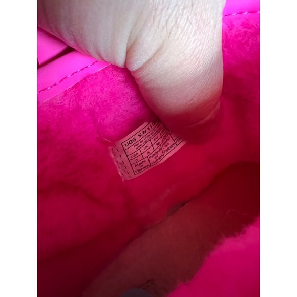 UGG Women's Classic Clear Mini Winter Boots -‎ NWOT - Size 6 - Picture 7 of 7